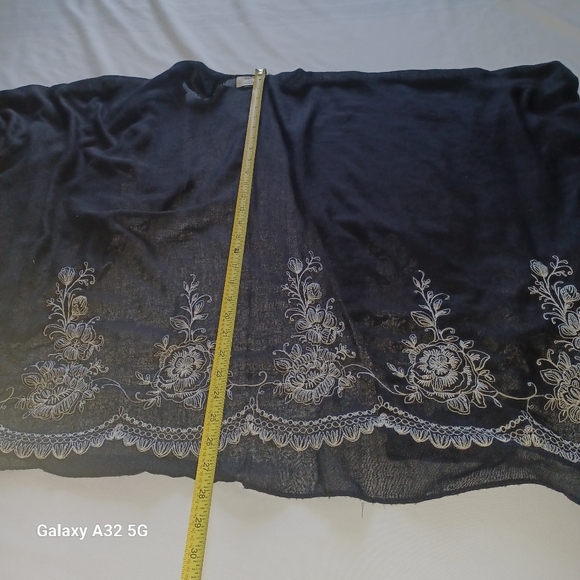 David and Young  Black Sheer Kimono with White Detailing oversize - Picture 10 of 12